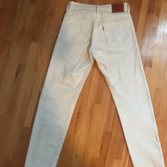SOLD Free People (Levi’s) High Waisted Ankle Crop in Cream, 26 - Picture 8 of 9